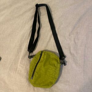 NEW Baggu sport crossbody bag green